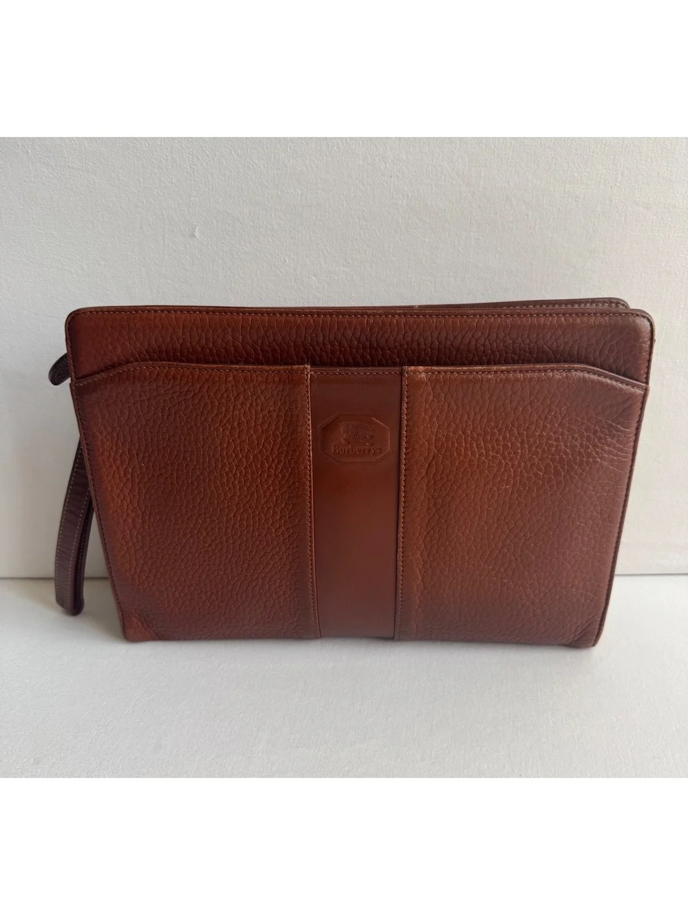 Vintage Burberrys Brown Pebbled Leather Wristlet Clutch – Entrupy Authenticated